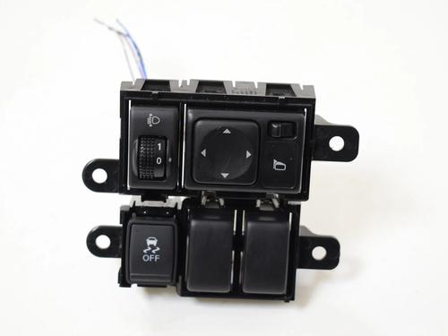 Used Switch NISSAN JUKE (F15) 1.6 (117 hp) 9899292