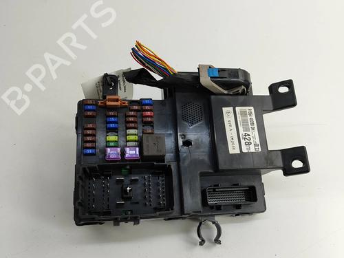 Used Fuse box Fuse box 28558036 28558036