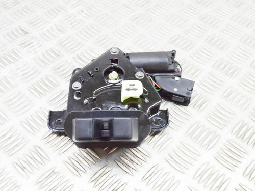 tailgate-lock-tesla-model-3-5yj3-2017-27763188 main image