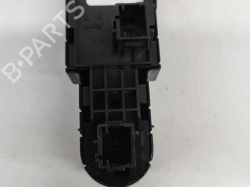 Right front window switch PEUGEOT 2008 II (UD_, US_, UY_, UJ_, UR_, UC_) 1.2 PureTech 130 (USHNS, URHNS) | BP28553188I26 