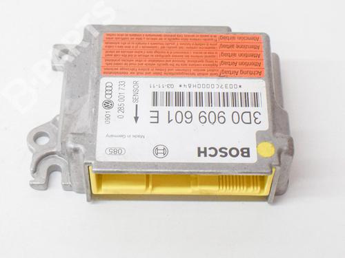 Used ECU airbags ECU airbags VW PHAETON (3D1, 3D2, 3D3, 3D4, 3D6, 3D7, 3D8, 3D9) 4.2 V8 4motion (335 hp) 7267158 7267158