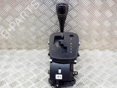 Used Gear lever TOYOTA YARIS (_P13_) 1.5 Hybrid (NHP130_) (101 hp) 10074365