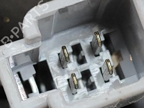 Seat buckle TOYOTA YARIS (_P13_) 1.5 Hybrid (NHP130_, NHP130) | BP19743626I32 