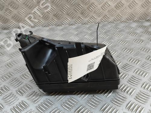 Used Fuse box SKODA SUPERB III Estate (3V5) 2.0 TDI (150 hp) 29392040