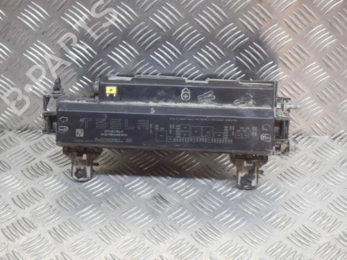 Used Fuse box Fuse box TESLA MODEL S (5YJS) P100D AWD (772 hp) 7799988 7799988