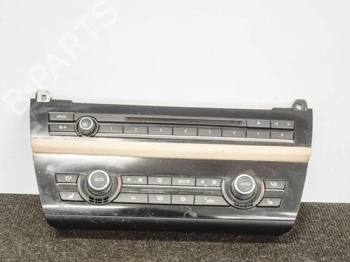 Used Electronic module BMW 5 Touring (F11) 530 d (245 hp) 6757325