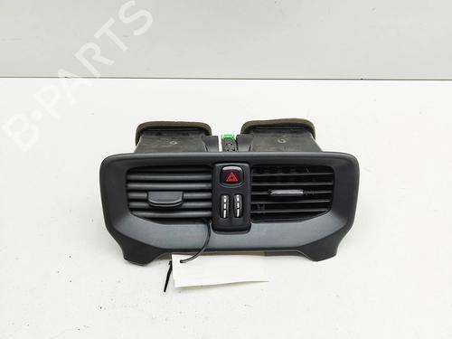 Used Air vent Air vent VOLVO V40 Hatchback (525) D3 (150 hp) 34136586 34136586