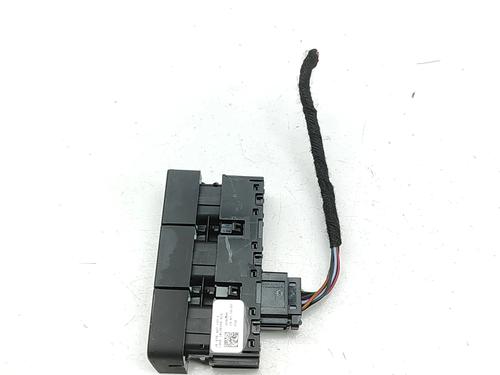 Switch SEAT ATECA (KH7, KHP) 1.5 TSI | BP33383051I30 - Image 3