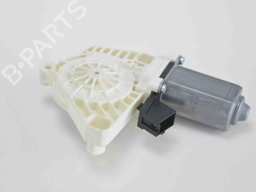 Used Right rear window motor MERCEDES-BENZ A-CLASS (W169) A 170 (169.032, 169.332) (116 hp) 30240160
