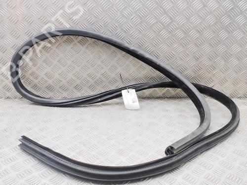 Used Rubber door seal Rubber door seal LAND ROVER RANGE ROVER VELAR (L560) 2.0 D180 TD4 4x4 (180 hp) 39409254 39409254