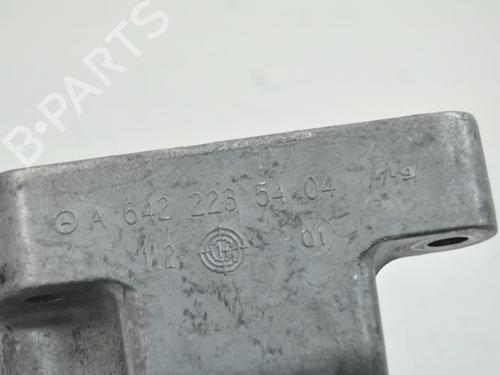 Support MERCEDES-BENZ CLS (C218) CLS 350 BlueTEC / d (218.326) | BP30254330C155