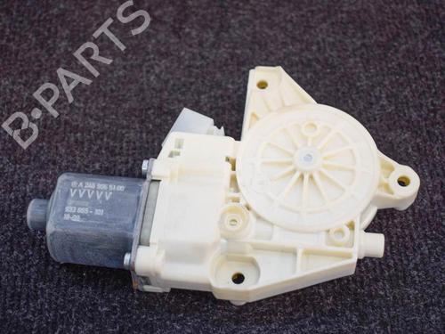 Used Left front window motor MERCEDES-BENZ GLA-CLASS (X156) GLA 200 (156.943) (156 hp) 6748296