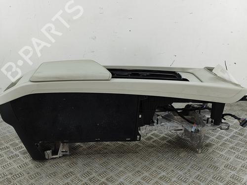 Used Middle console VOLVO XC60 II (246) B5 Mild-Hybrid (250 hp) 29391593