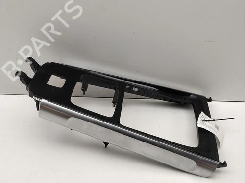 Mittelkonsole Mittelkonsole MERCEDES-BENZ EQB (X243) EQB 350 4-matic (243.612) (292 hp) 39687684 39687684