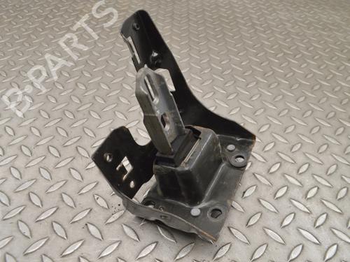 Used Engine mount PEUGEOT 2008 I (CU_) 1.5 BlueHDI 100 (102 hp) 30230476