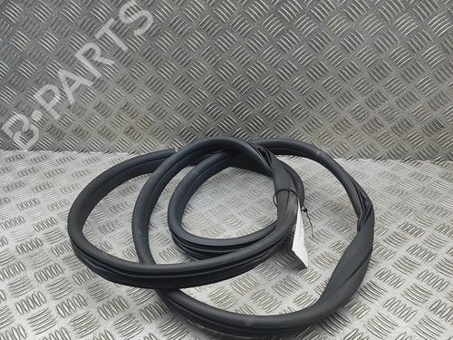 Gummiliste Gummiliste MERCEDES-BENZ E-CLASS (W213) E 300 de 4-matic (213.011) (306 hp) 34282384 34282384