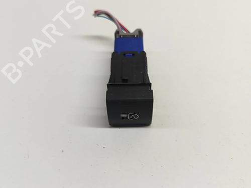 switch-toyota-rav-4-v-_a5_-_h5_-2018-28433277 main image