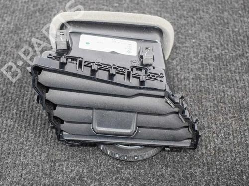 air-vent-vw-tiguan-ad1-ax1-20-tdi-5nc819704-2016-14665794 main image