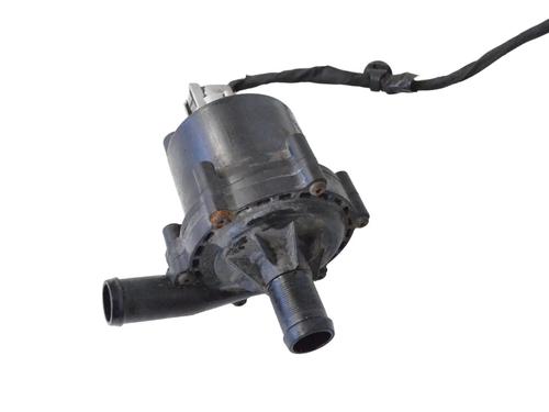 Used Auxiliary water pump Auxiliary water pump TESLA MODEL S (5YJS) 75D AWD (525 hp) 33360834 33360834