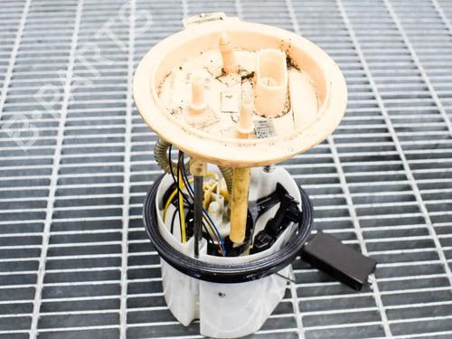 Used Fuel pump Fuel pump VW GOLF VI (5K1) 1.6 TDI (105 hp) 6741472 6741472