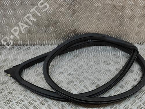 Used Rubber door seal PORSCHE TAYCAN Cross Turismo (Y1B) 4S Performance Battery Plus (Y1BDB1) (571 hp) 27773187