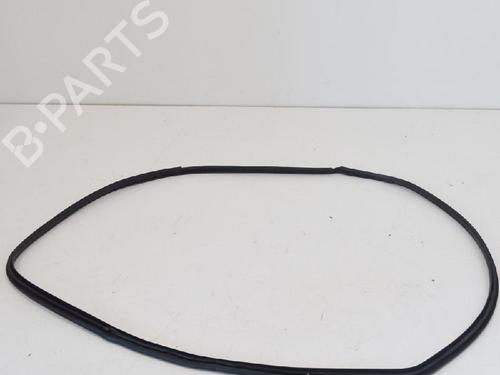 Gummiliste TOYOTA YARIS (_P13_) 1.5 Hybrid (NHP130_, NHP130) (101 hp) 14667636