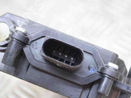 Tailgate lock LAND ROVER RANGE ROVER SPORT II (L494) 3.0 SDV6 4x4 | BP27757198C101 