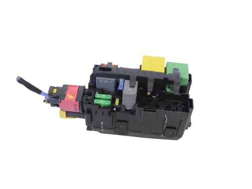 Used Fuse box PEUGEOT 3008 II SUV (MC_, MR_, MJ_, M4_) 1.2 THP/ PureTech 130 (MRHNSM, MRHNSU, MRHNSJ, MRHNYW,... (131 hp) 30246662