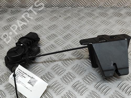 Used Tailgate lock VOLVO XC40 (536) B3 Mild-Hybrid (163 hp) 28557578