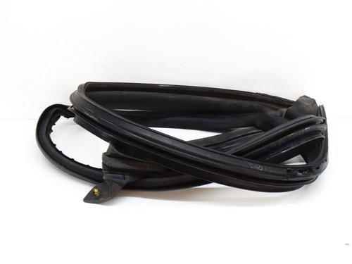 BP27749063C142 main image