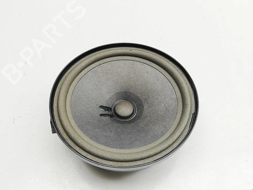 speaker-mercedes-benz-gla-h247-2020-33380312 main image