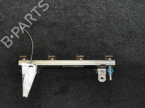Used Injection rail OPEL ASTRA H (A04) 1.4 (L48) (90 hp) 6721873