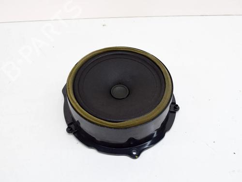 speakers-jaguar-f-pace-x761-20-td4-awd-gx7318808db-2015-9511432 main image
