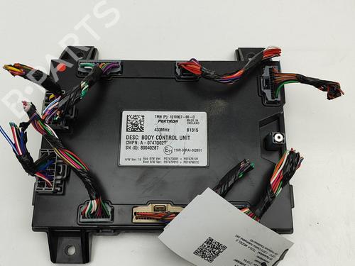 Used Electronic module TESLA MODEL S (5YJS) 70D AWD (334 hp) 25614928