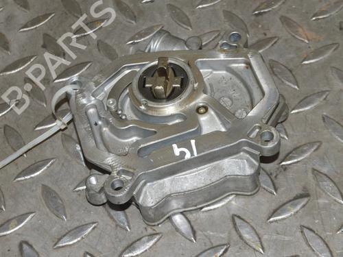 Used Vacuum pump VW PASSAT B6 (3C2) 2.0 TDI (136 hp) 30225634