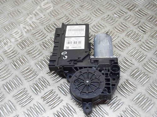 Rudehejsemotor bagstkærm højre AUDI A8 D3 (4E2, 4E8) 3.0 TDI quattro (233 hp) 10073643