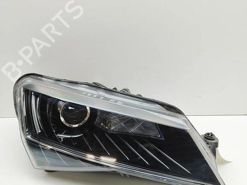 Phare droit SKODA SUPERB III Estate (3V5) 2.0 TDI (150 hp) 31903009