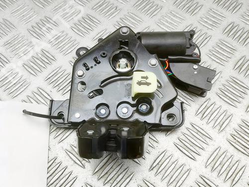 Tailgate lock TESLA MODEL 3 (5YJ3) EV Performance AWD | BP33697828C101 - Image 2