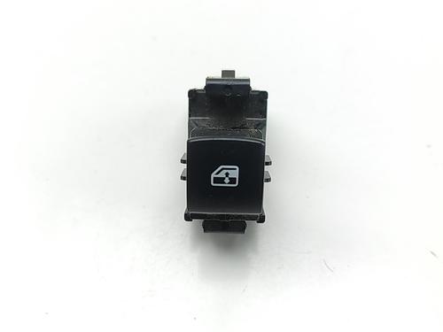 Used Left front window switch MITSUBISHI OUTLANDER III (GG_W, GF_W, ZJ, ZL, ZK) 2.2 Di-D 4WD (GF6W) (150 hp) 30301734