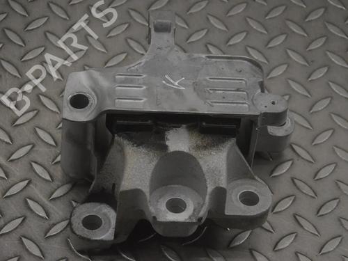 Used Engine mount VOLVO XC40 (536) B4 Mild-Hybrid (197 hp) 30249350