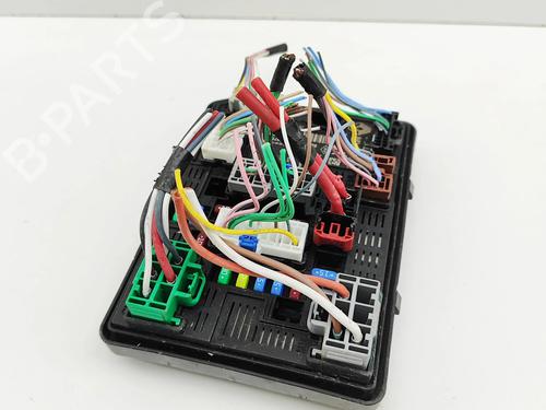 Fuse box RENAULT MASTER III Van (FV) 2.3 dCi 130 FWD (FV0M, FV0Y, FV0J, FV02, FV03) | BP39472900E1 - Image 2