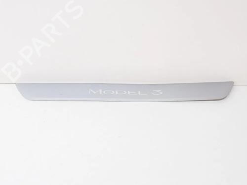 Trinnbrett TESLA MODEL 3 (5YJ3) EV (283 hp) 27750393