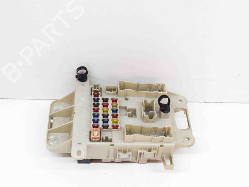 Sikringsdose TOYOTA RAV 4 II (_A2_) 2.0 4WD (ACA21, ACA20) (150 hp) 9511255