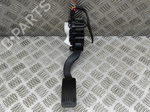 pedal-tesla-model-3-5yj3-2017-32269356 main image