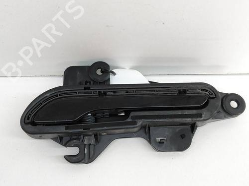 Used Front left exterior door handle TESLA MODEL Y (5YJY) EV Performance All-wheel Drive (462 hp) 28548488