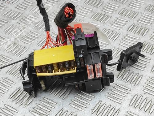 Used Fuse box Fuse box 37721892 37721892
