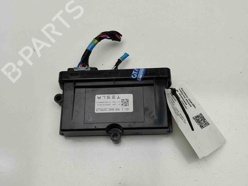 Elektronisk modul TESLA MODEL S (5YJS) 70D AWD (334 hp) 25614967