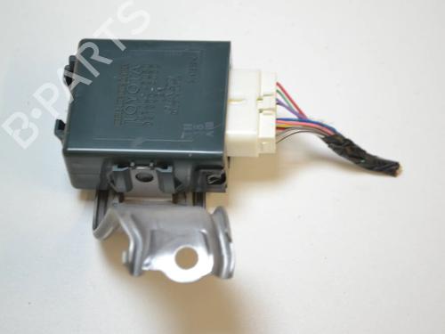 Used Electronic module LEXUS IS II (_E2_) 220d (ALE20) (177 hp) 9866329