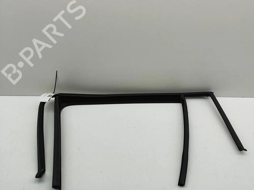 Used Door moulding trim Door moulding trim SKODA ENYAQ iV SUV (5AZ) 80 (204 hp) 33385518 33385518