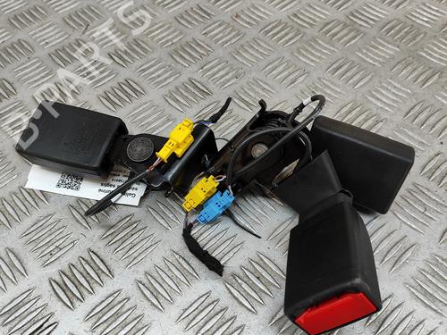 seat-buckle-mercedes-benz-cla-coupe-c117-2013-2014-2015-2016-2017-2018-2019-25217144 main image